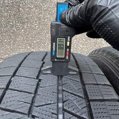 235/50R21 101Q タイヤ ブランド：DUNLOP WINTER MAXX03の画像