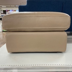 オットマン付きソファーの画像