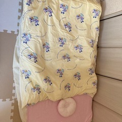 ベビーベッド（KATOJI）　お布団のセット　おまけ　防水シーツ２枚の画像