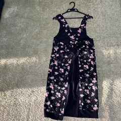 エプロン花柄の画像
