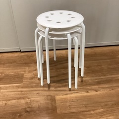 丸イス(白)　IKEA 製【町田市再生家具】1122の画像