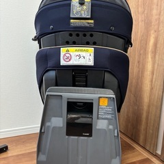 美品　Combi 車用チャイルドシート ネイビーの画像