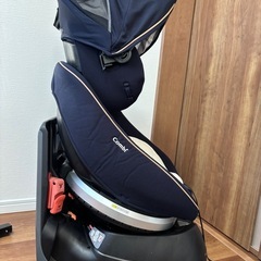 美品　Combi 車用チャイルドシート ネイビーの画像