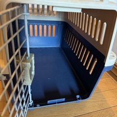 小型犬もしくは猫用 アイリスオーヤマ エアトラベルキャリー 中古品 (バリケン、クレート) の画像