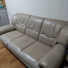 カバーでソファの傷みも隠れますの画像