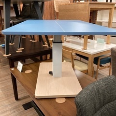 昇降式テーブルの画像