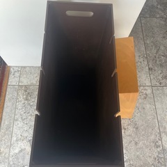キャスター付きごみ箱（木製）の画像