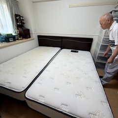 Sealy（シーリー）ベッドフレーム 2台 シングルの画像