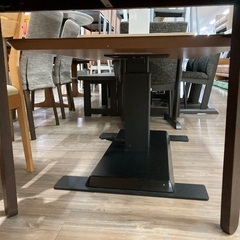 昇降式テーブルの画像