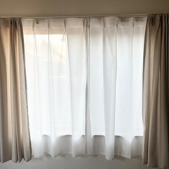 カーテンの画像