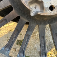 235 50 18 ウインターマックス02の画像