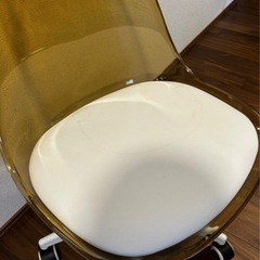 クリアチェアの画像
