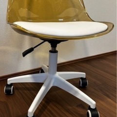 クリアチェアの画像