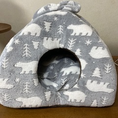 中古　猫　キャット　ハウス　ベッド　４点の画像