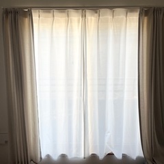 カーテンの画像