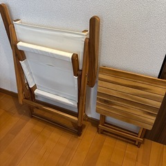 ニトリ　木製折りたたみローチェア　テーブルセットの画像