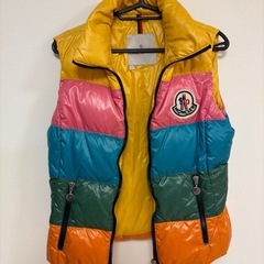 モンクレール　ダウンベスト美品
　Mの画像