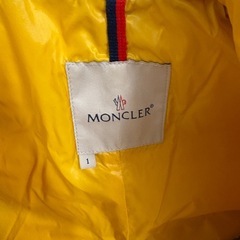 モンクレール　ダウンベスト美品
　Mの画像