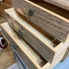 鉾田市汲上にあるレトロな3段引き出しの画像