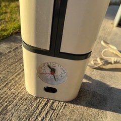 電気スタンド、時計付きの画像