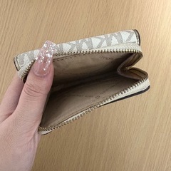 マイケルコース財布の画像