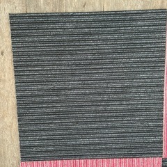 ⭐️極上　タイルカーペット⭐️の画像