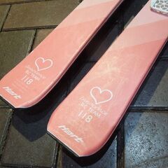 Hart ジュニア カービングスキー 118cm ポール付き 3点セット ピンク系 Innocence RC TEAM 調整ビンディング付き板 札幌市 新道東店の画像