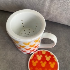 ほぼ新品　ディズニー　マグカップ　茶こし・蓋つきの画像