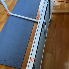 RUNFREELY ルームランナー 家庭用    ランニングマシン コンパクト 設計ですの画像