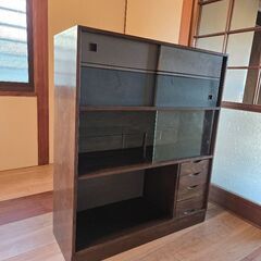 昭和レトロな棚の画像