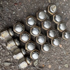 タイヤ ホイールナットの画像