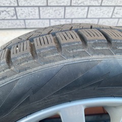 スタッドレスタイヤ付きアルミホイールの画像