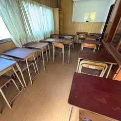 学校机、椅子など【お話中】の画像