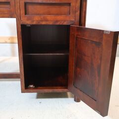 九州民芸家具/つくし工芸のミズメザクラ無垢材を使用した書斎机です。クラシックで和モダンなデザインの片袖机。書斎のワークデスクとしてはもちろんリビングの在宅ワーク用にもおススメです♪の画像