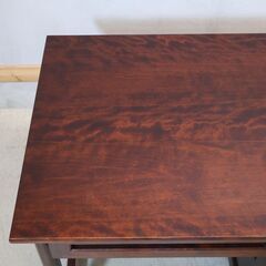 九州民芸家具/つくし工芸のミズメザクラ無垢材を使用した書斎机です。クラシックで和モダンなデザインの片袖机。書斎のワークデスクとしてはもちろんリビングの在宅ワーク用にもおススメです♪の画像