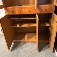 食器棚（収納家具小物収納棚・本棚としても）【高さ180㎝×横幅89㎝×奥行39㎝】の画像