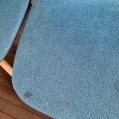 ダイニングテーブルと椅子の画像