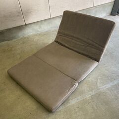 J7P2450 ソファ ベッド 折りたたみ ローソファ リクライニング コンパクト 収納 二人 掛け 一人暮し 家具 イス インテリア ブラウン 現状の画像