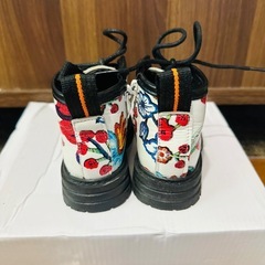 刺繍風ブーツの画像