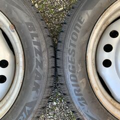 スタットレスタイヤ ４本セット　鉄ホイル  155/65 R14  BRIDGESTONEの画像