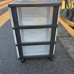 キャスター付き　3段　クリアーケースの画像