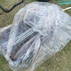 プール　浮き輪　バーベキューコンロ　テレビ台　　　ホース　　植木鉢 の画像