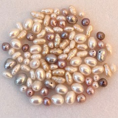 淡水パール　100粒（60cm位）　ハンドメイド素材の画像