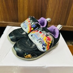 アンパンマン　ダダンダン　スニーカーの画像