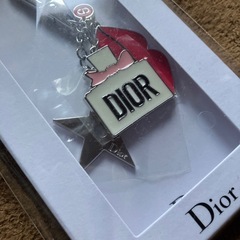 新品未開封品❗️非売品❗️Diorのチャームの画像