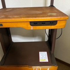 電化製品ラックの画像