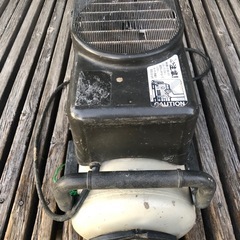 マキタ エアーコンプレッサー  AC1211 ジャンクの画像