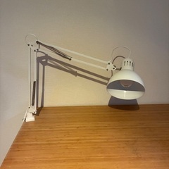 IKEAデスク用ライトの画像
