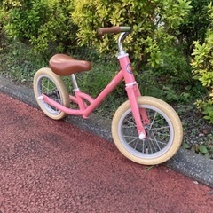 🚲 キッズ ウォーキングバイク 🍑 もも色 ♡ 可愛い キックバイク♪ (๑>◡<๑)の画像