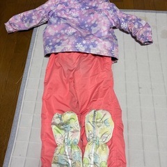 130センチ　女の子　スキーウェアの画像